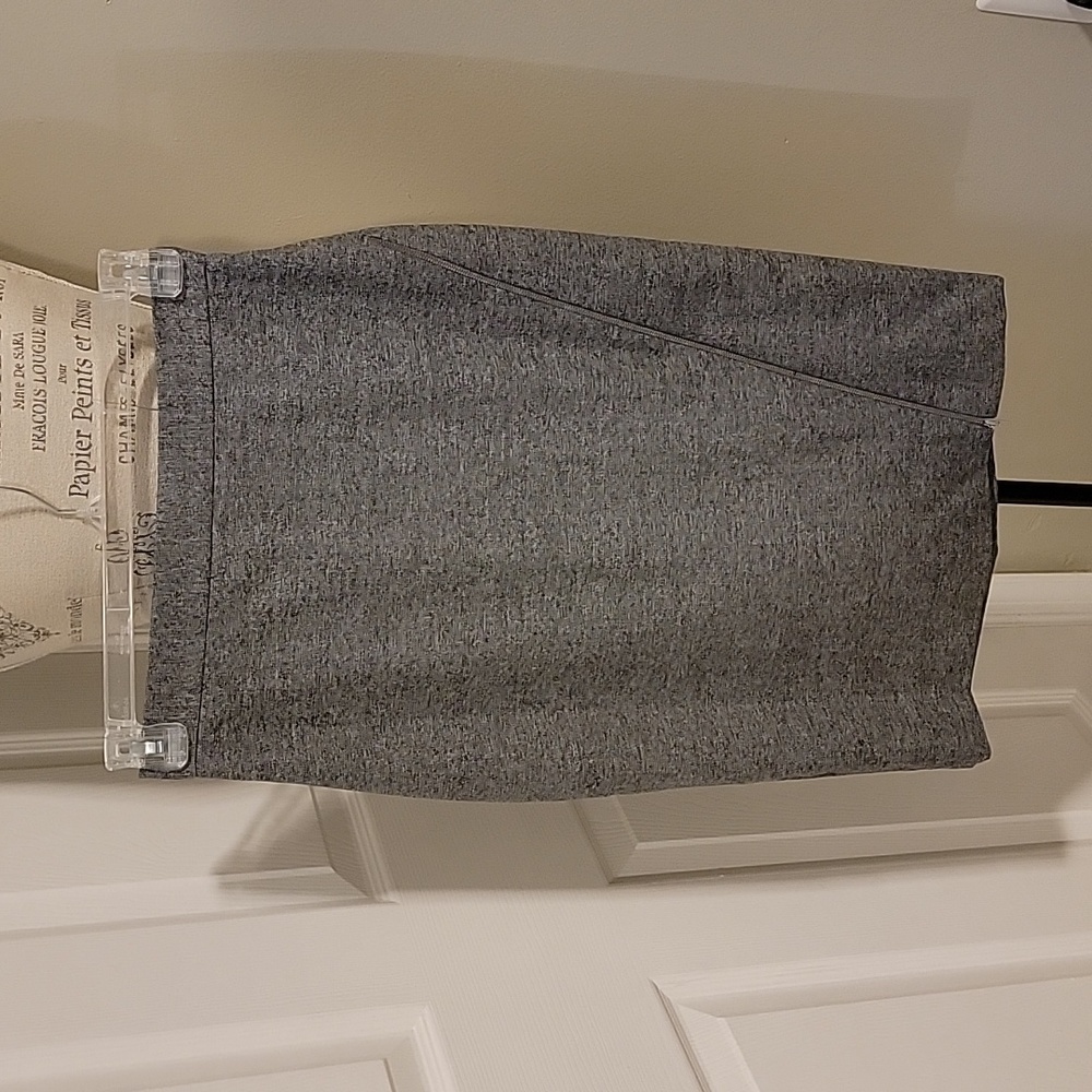 Banana Republic women's grey pencil skirt Size 6p